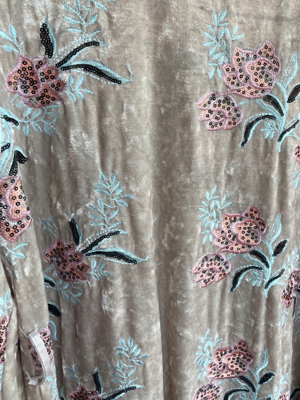 L'ATISTE Champagne Crushed Velvet Floral Embroidered Kimono - Picture 13 of 13
